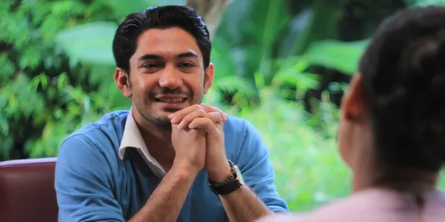 Perankan Tokoh Satrio, Apa Sih Komentar Reza Rahadian?