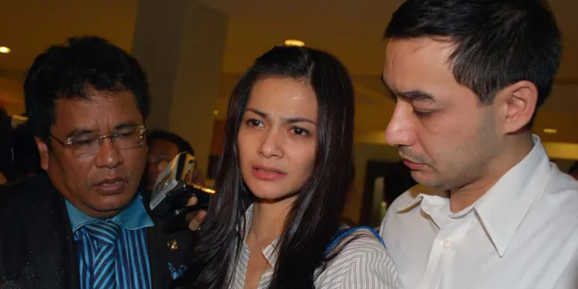 Perceraian Cut Tary, Persoalan Lama Dikemas Baru Perceraian Cut Tary, Persoalan Lama Dikemas Baru