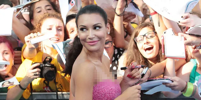 Perdana! Naya Rivera Unggah Foto Anaknya Pakai Kostum Halloween