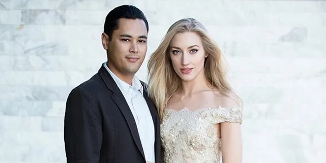 Perdana! Pakai Kebaya, Varsha Strauss Istri Panji Trihatmodjo Pamer Baby Bump