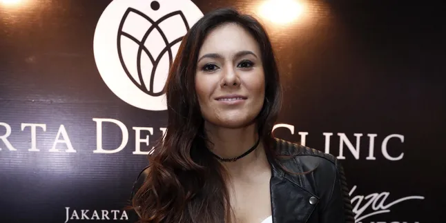 Pererat Hubungan Ibu-Anak, Wulan Guritno & Shaloom Razade Liburan ke Labuan Bajo