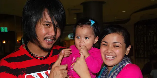 Periksa Payudara, Nirina Zubir Ajak Suami