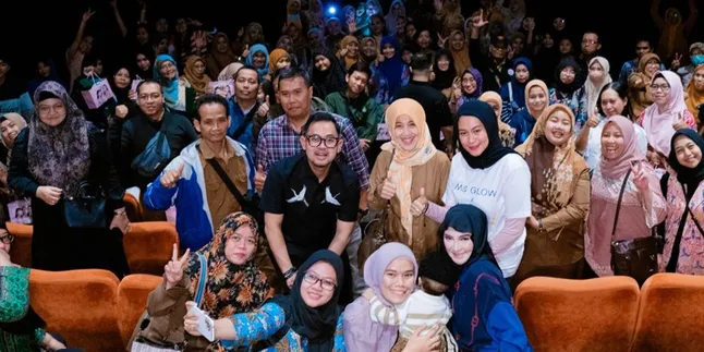 Peringati Hari Guru Nasional, Sejumlah Tenaga Pendidik Nonton Bareng Film 'BUDI PEKERTI' Peringati Hari Guru Nasional, Sejumlah Tenaga Pendidik Nonton Bareng Film 'BUDI PEKERTI'
