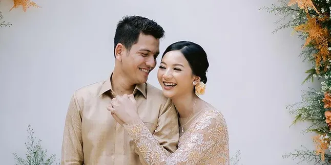 Perjalanan Cinta Glenca Chysara dan Rendi Jhon, dari Beri Kejutan Foodtruck Kue Hingga Lamaran Romantis