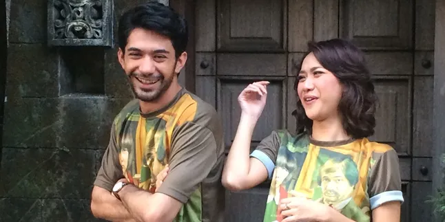 Perjuangan 2 Jam Ubah Penampilan Reza Rahadian di MY STUPID BOSS Perjuangan 2 Jam Ubah Penampilan Reza Rahadian di MY STUPID BOSS