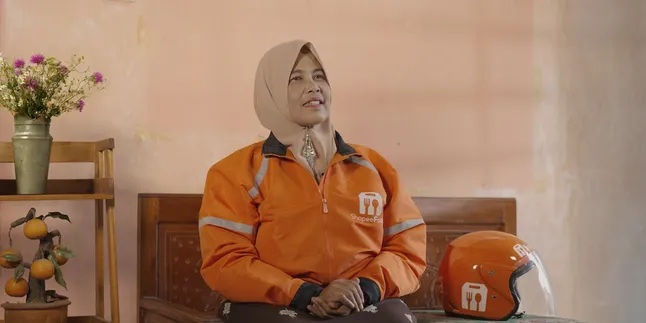 Perjuangan Mitra ShopeeFood Yogyakarta Berbuah Manis, Sukses Antarkan Anak Kuliah di Universitas Gadjah Mada Perjuangan Mitra ShopeeFood Yogyakarta Berbuah Manis, Sukses Antarkan Anak Kuliah di Universitas Gadjah Mada
