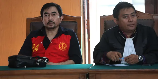 Perkembangan Kasus Hukum Aa Gatot Brajamusti: Tak Kunjung Dapat Ajukan Pledoi Perkembangan Kasus Hukum Aa Gatot Brajamusti: Tak Kunjung Dapat Ajukan Pledoi