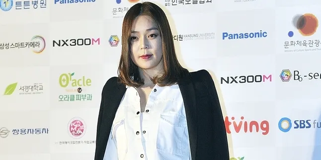 Perkenalkan Choi Han Bit, Idol Transgender Girlband K-Pop Cantik