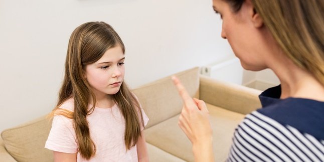 Need to Control Emotions, Here are 6 Effects of Parents Often Scolding Children