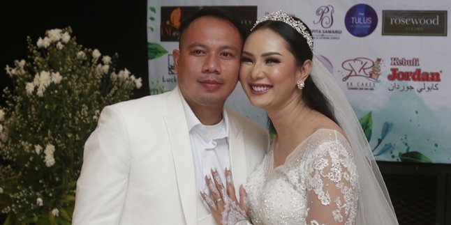 Vicky Prasetyo's Special Request at His Wedding, Sung the Song 'Asmara' by Charly Van Houten