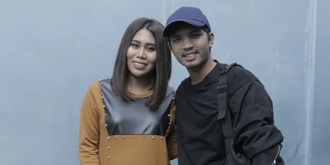 Pernah Disebut Pengangguran, Suami Hadiahi Evi Masamba Mobil Mewah