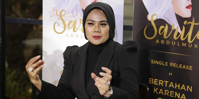 Pernah Ditinggal Suami Selingkuh, Sarita Abdul Mukti Curhat Lewat Lagu