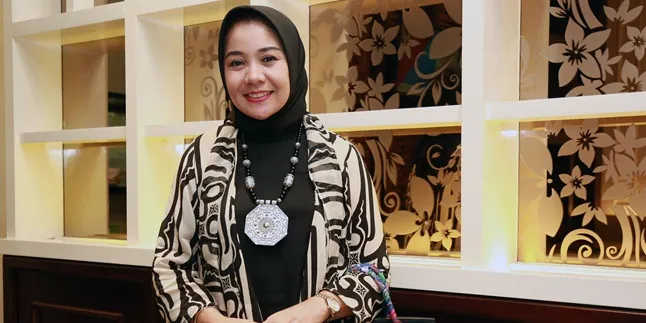 Pernah Ditipu Agen, Yora Febrine Belajar Otodidak Jadi Manager Nikita Willy