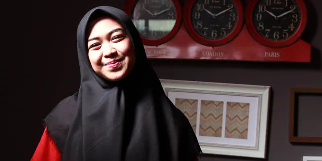 Pernah Jadi Pelayan Resto, Ria Ricis Nangis Terharu Kini Bisa Miliki Rumah Mewah