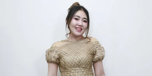 Pernah Mau Jadi Pemain Bola, Ini Cita-Cita Via Vallen Saat Masih Kecil Pernah Mau Jadi Pemain Bola, Ini Cita-Cita Via Vallen Saat Masih Kecil