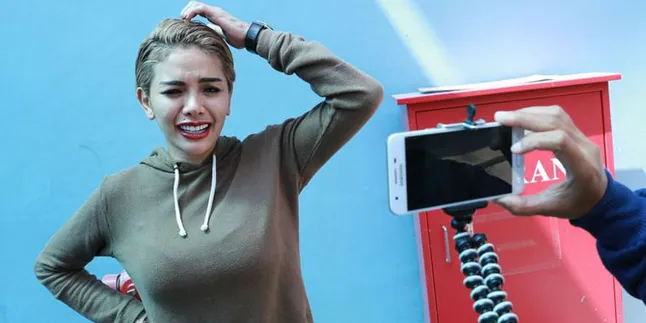 Pernah Mengaku Sudah Menikah Dengan Dipo Latief, Nikita Mirzani: Itu Bercanda Doang Pernah Mengaku Sudah Menikah Dengan Dipo Latief, Nikita Mirzani: Itu Bercanda Doang