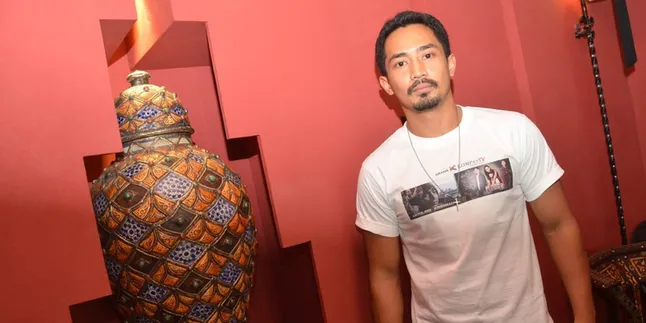 Pernah Ngaku Cerai, Yama Carlos Berbohong? Pernah Ngaku Cerai, Yama Carlos Berbohong?