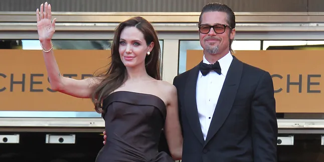 Pernikahan Angelina Jolie - Brad Pitt Tak Seromantis Bayanganmu Pernikahan Angelina Jolie - Brad Pitt Tak Seromantis Bayanganmu