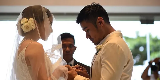 Pernikahan Chicco Jerikho & Putri Marino Sengaja Ditutup Dari Media, Ini Alasannya Pernikahan Chicco Jerikho & Putri Marino Sengaja Ditutup Dari Media, Ini Alasannya