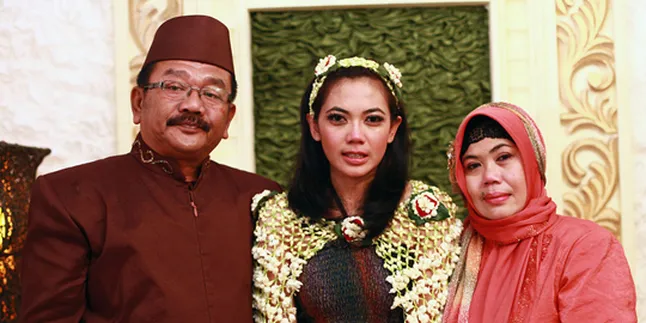 Pernikahan Purie - Hera Gunakan Adat Sunda
