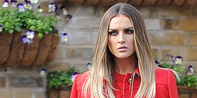 Perrie Edwards: Zayn Putuskan Aku Lewat SMS