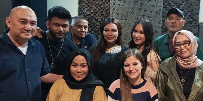 Persembahan Lagu dari Mak Vera dan MVBT: Cinta untuk Budaya Sumatera Utara