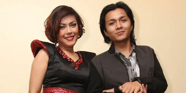 Persiapan Nikah Novita Dewi - Alex Rudiart Sudah 50%