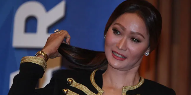 Pertama Kali Dijenguk, Inul Bawa Jengkol Untuk Saipul Jamiell