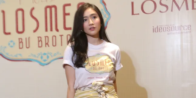 Pertama Kali Kerja Bareng di Film 'MAYFLIES', Febby Rastanty Akui Canggung Bertemu Dion Wiyoko Pertama Kali Kerja Bareng di Film 'MAYFLIES', Febby Rastanty Akui Canggung Bertemu Dion Wiyoko