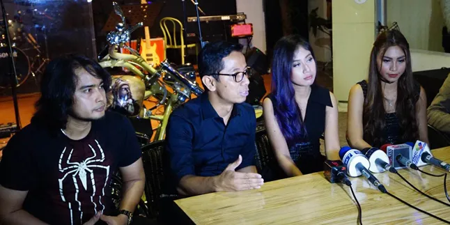 Pertama Kali Konser Acara Charity, Dewi Dewi Senang Bukan Main