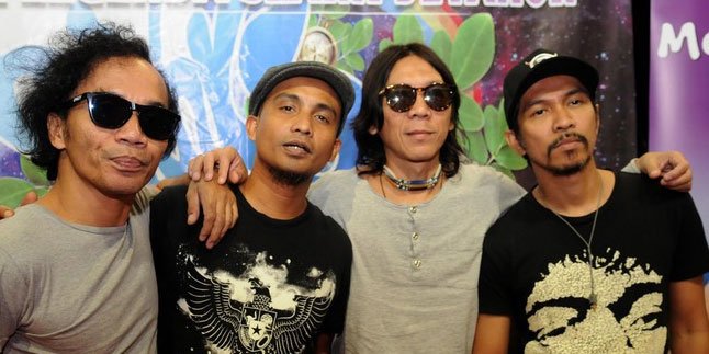 Pertama Kali Konser di Atambua, Slank Bikin Penonton Histeris