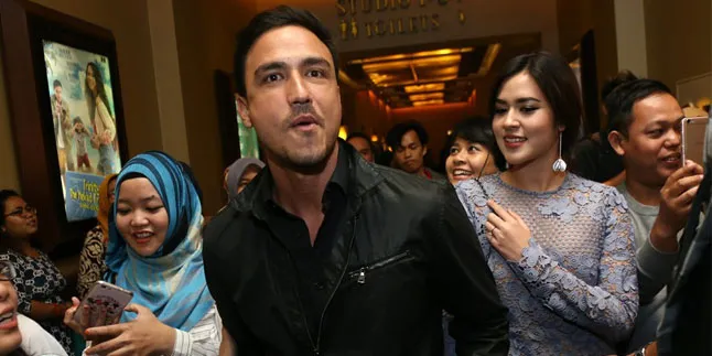 Pertama Kali! Raisa - Hamish Pamer Kemesraan di Depan Publik Pertama Kali! Raisa - Hamish Pamer Kemesraan di Depan Publik
