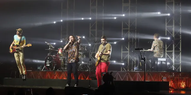 Pertama Kali Tampil Di Indonesia, Lukas Graham Sukses Buat Penggemar Histeris