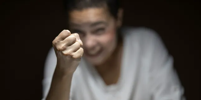 Pertanda Seseorang yang Suka Marah Tiba-Tiba Menurut Primbon Jawa, Benarkah Sedang Dirindukan?