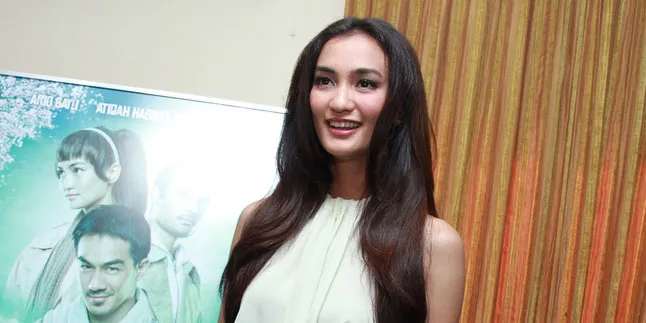 Pertanyaan Mengarah Soal Pernikahan, Atiqah Hasiholan Enggan Menjawab