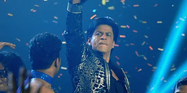 Pertemuan Haru Shahrukh Khan Dengan Fansnya Yang Buta Pertemuan Haru Shahrukh Khan Dengan Fansnya Yang Buta
