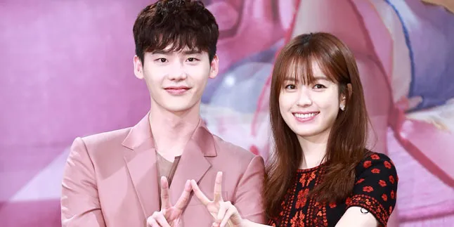Pertemuan Pertama Dengan Han Hyo Joo, Lee Jong Suk Berdarah-Darah Pertemuan Pertama Dengan Han Hyo Joo, Lee Jong Suk Berdarah-Darah