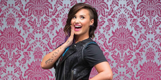 Pesan Demi Lovato Untuk 2015, Cintai Tubuhmu!