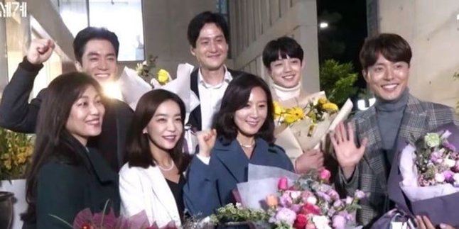 Farewell Messages from the Stars of 'THE WORLD OF THE MARRIED', Kim Hee Ae: Can I Live Without Ji Sun Woo?