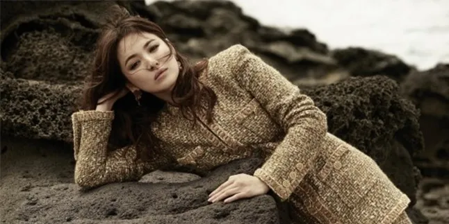 Pesona Cantik Song Hye Gyo Tak Kalah Dengan Indahnya Pulau Jeju Pesona Cantik Song Hye Gyo Tak Kalah Dengan Indahnya Pulau Jeju