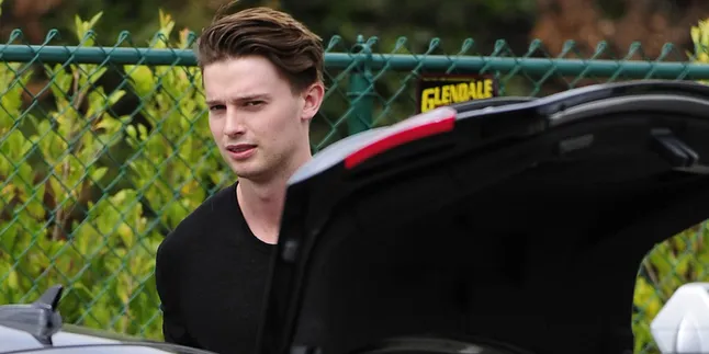 Pesona Memikat, Patrick Schwarzenegger Jadi Model Tom Ford Pesona Memikat, Patrick Schwarzenegger Jadi Model Tom Ford