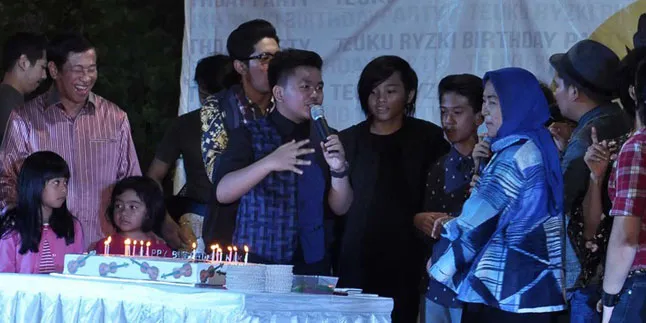 Pesta Ultah Gaya Kiki Coboy Junior: Silaturahmi di Kolam Renang