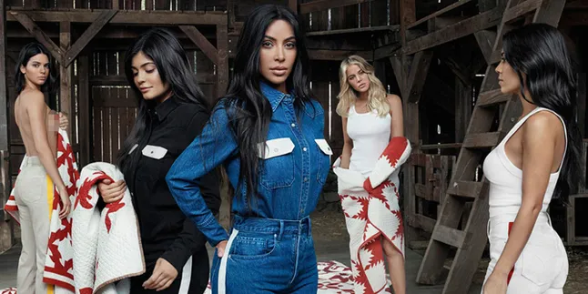Photoshop Berlebihan, Kim Kardashian Malah Dibilang Mirip Alien