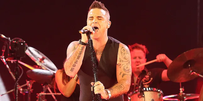 Piala Dunia 2018 Akan Dibuka Oleh Penampilan Robbie Williams! Piala Dunia 2018 Akan Dibuka Oleh Penampilan Robbie Williams!
