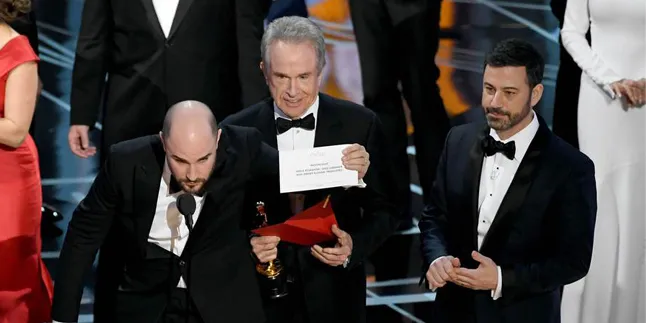 Pihak PwC Minta Maaf Atas Insiden Salah Sebut di Oscar 2017 Pihak PwC Minta Maaf Atas Insiden Salah Sebut di Oscar 2017