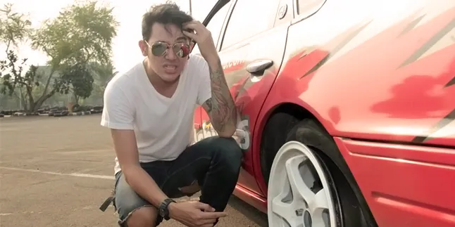 Pilih Ketinggalan Ponsel Atau Dompet? Ini Kata Vicky Nitinegoro