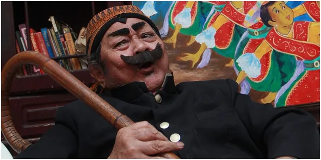 Pilih Tak Menikah, Pak Raden Bahagia Dengan Banyak Muridnya