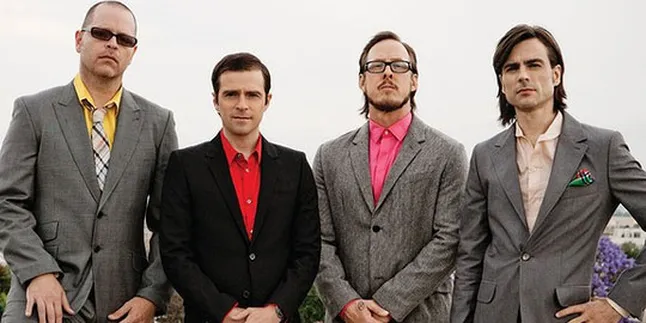 Pilih Tiket Yang Paling Pas Untuk Saksikan Konser Weezer!