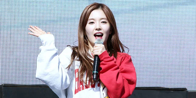 Pinggang Kelewat Langsing Irene Red Velvet Bikin Heboh Netizen Pinggang Kelewat Langsing Irene Red Velvet Bikin Heboh Netizen