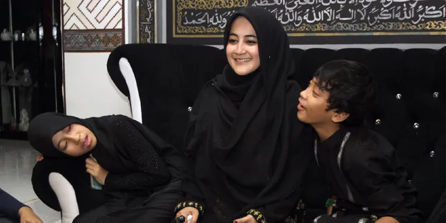 Pipik: Anak-Anak Sudah Menerima Ditinggal Uje Pipik: Anak-Anak Sudah Menerima Ditinggal Uje